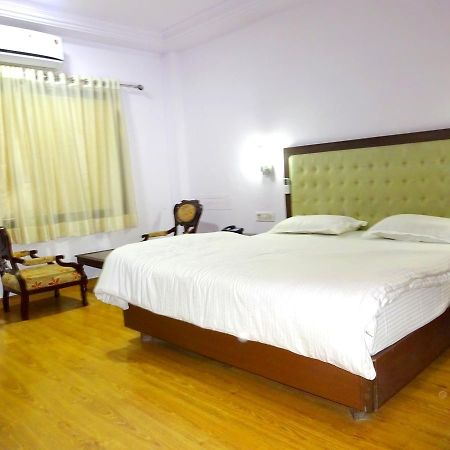Hotel Utsav Nāthdwāra Buitenkant foto