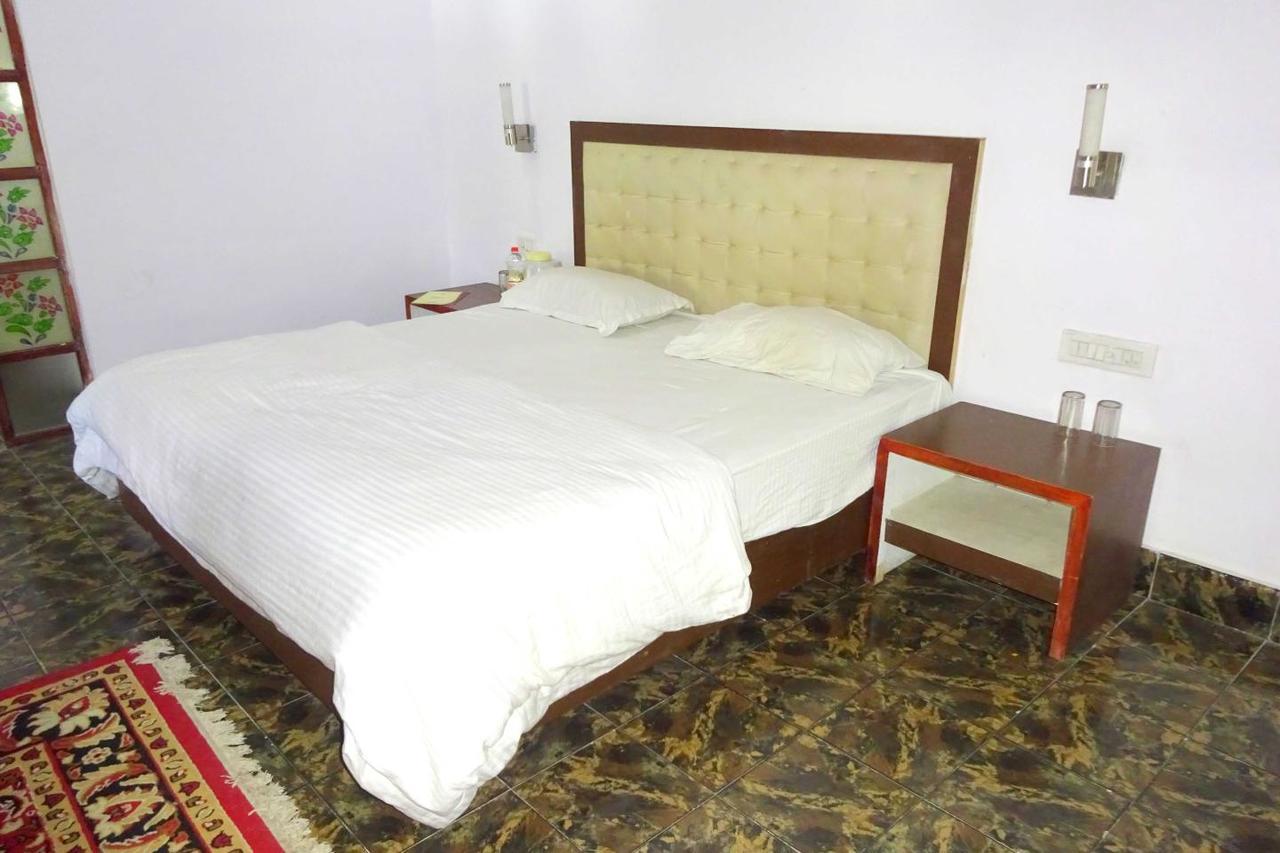 Hotel Utsav Nāthdwāra Buitenkant foto