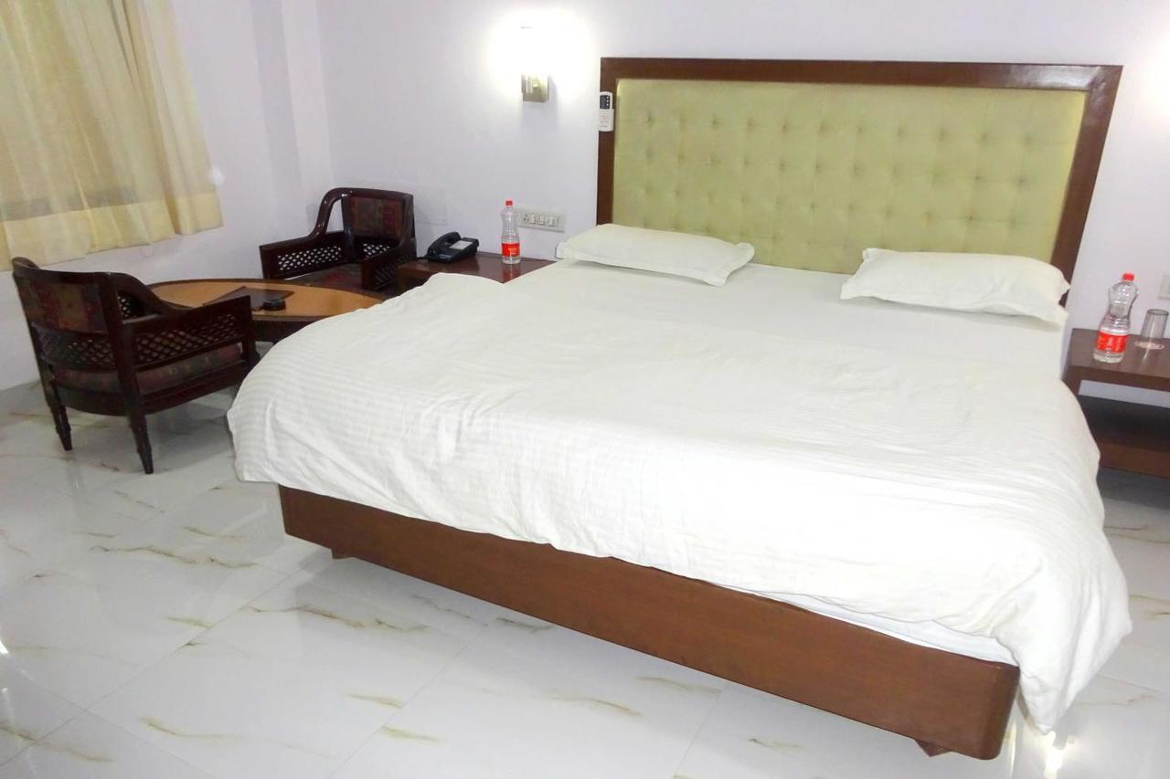 Hotel Utsav Nāthdwāra Buitenkant foto
