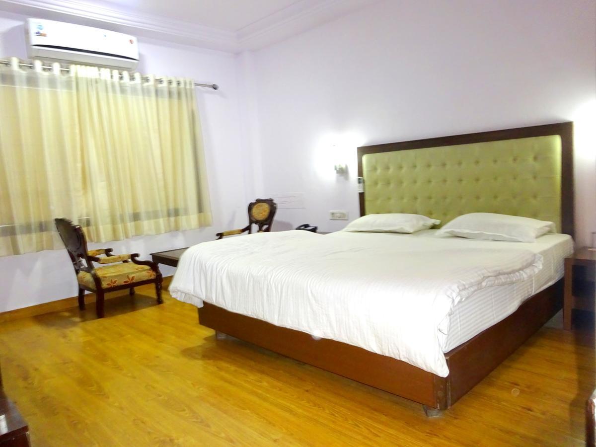 Hotel Utsav Nāthdwāra Buitenkant foto