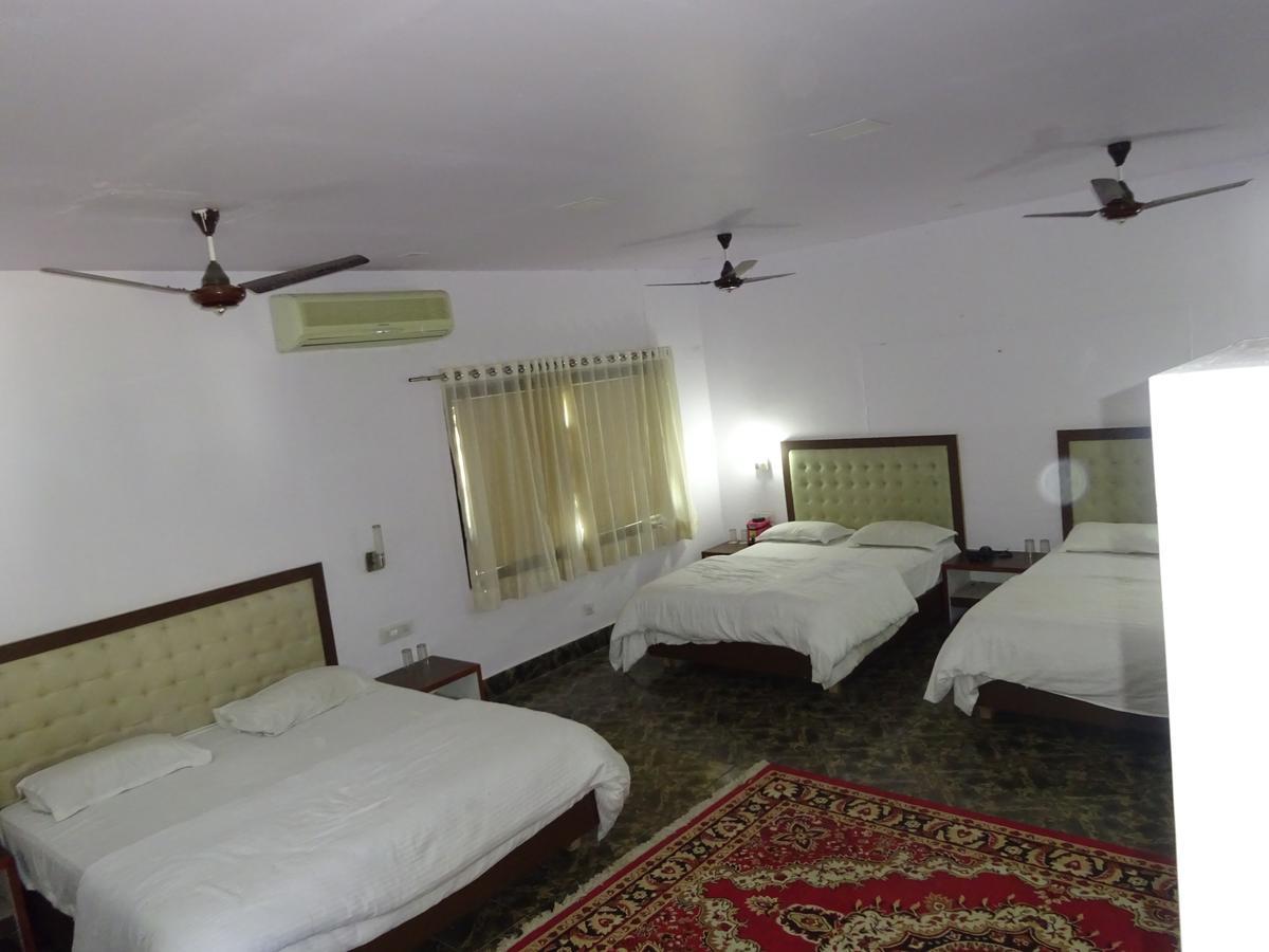 Hotel Utsav Nāthdwāra Buitenkant foto