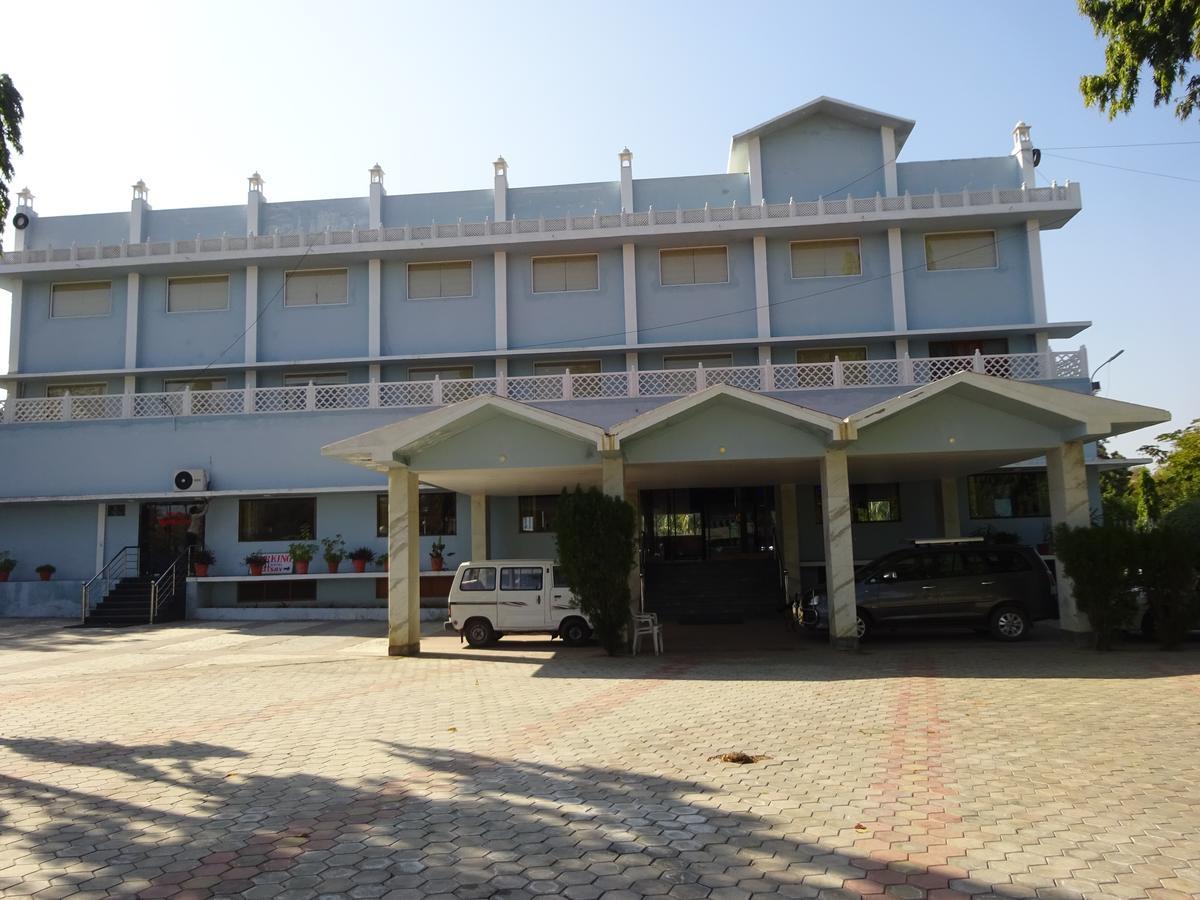 Hotel Utsav Nāthdwāra Buitenkant foto