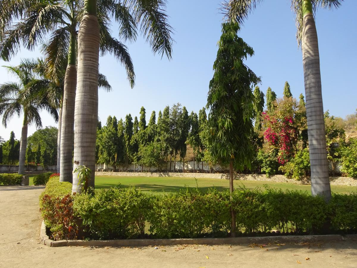 Hotel Utsav Nāthdwāra Buitenkant foto
