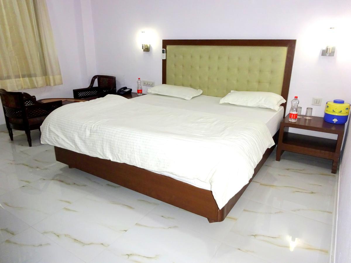 Hotel Utsav Nāthdwāra Buitenkant foto