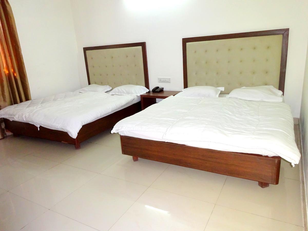 Hotel Utsav Nāthdwāra Buitenkant foto