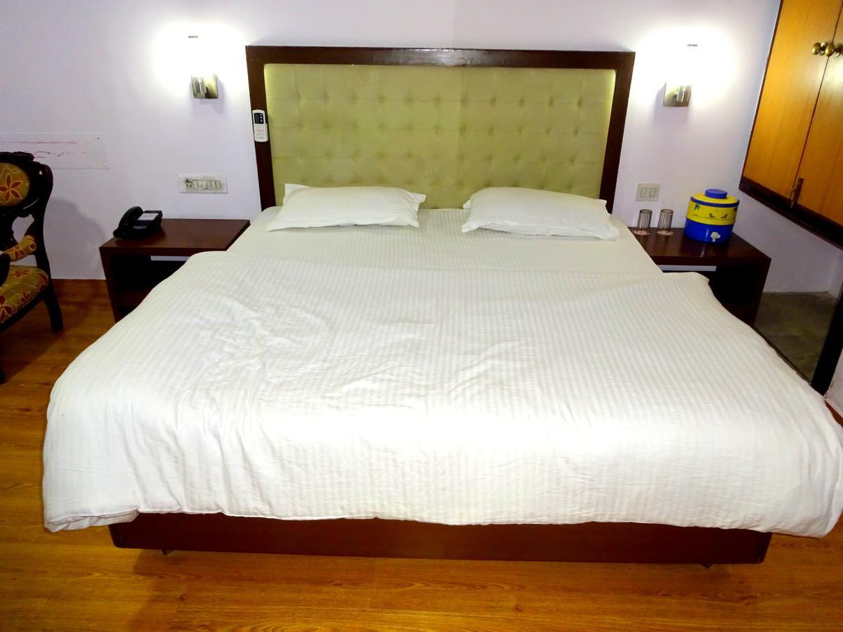 Hotel Utsav Nāthdwāra Buitenkant foto