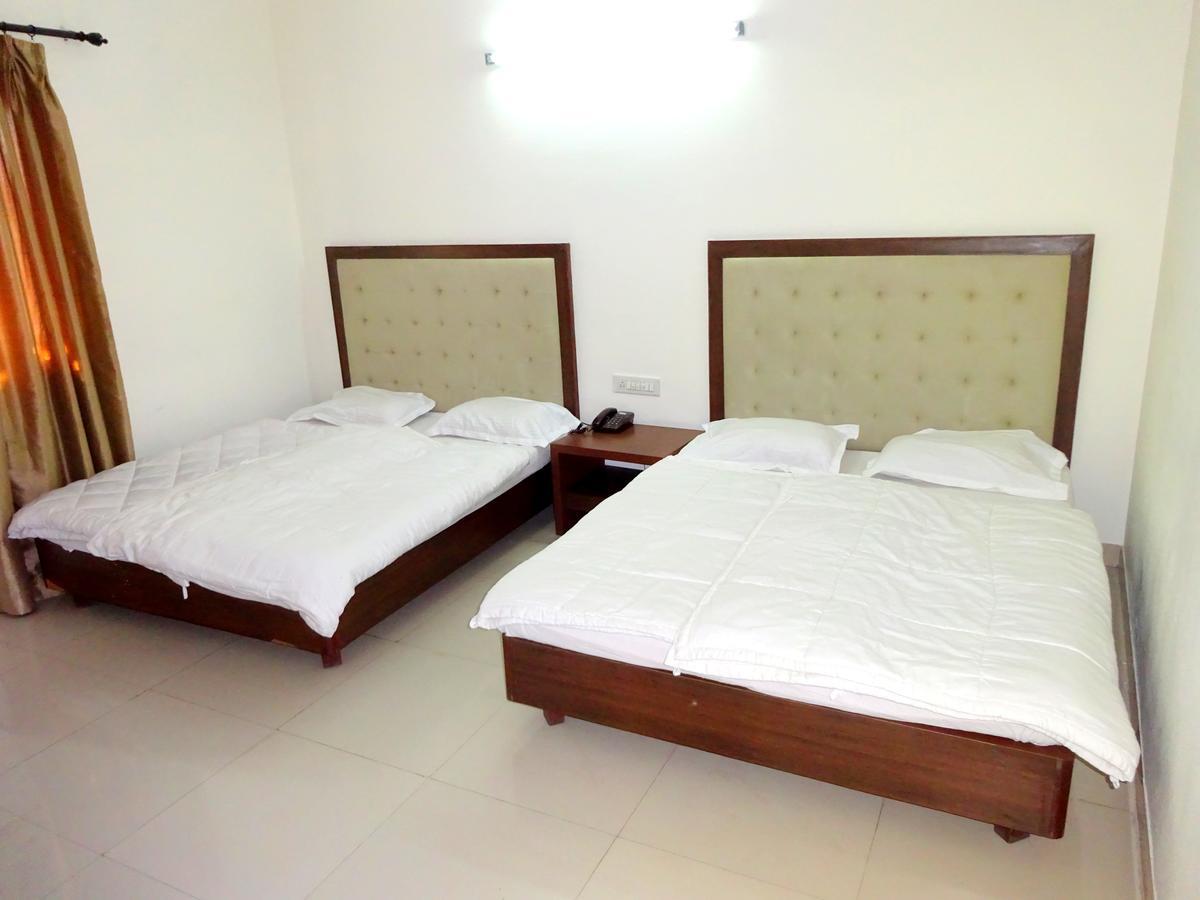 Hotel Utsav Nāthdwāra Buitenkant foto
