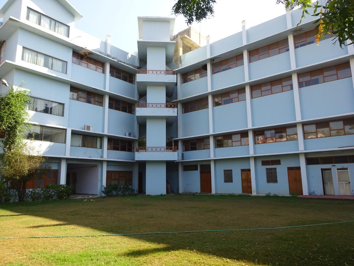 Hotel Utsav Nāthdwāra Buitenkant foto