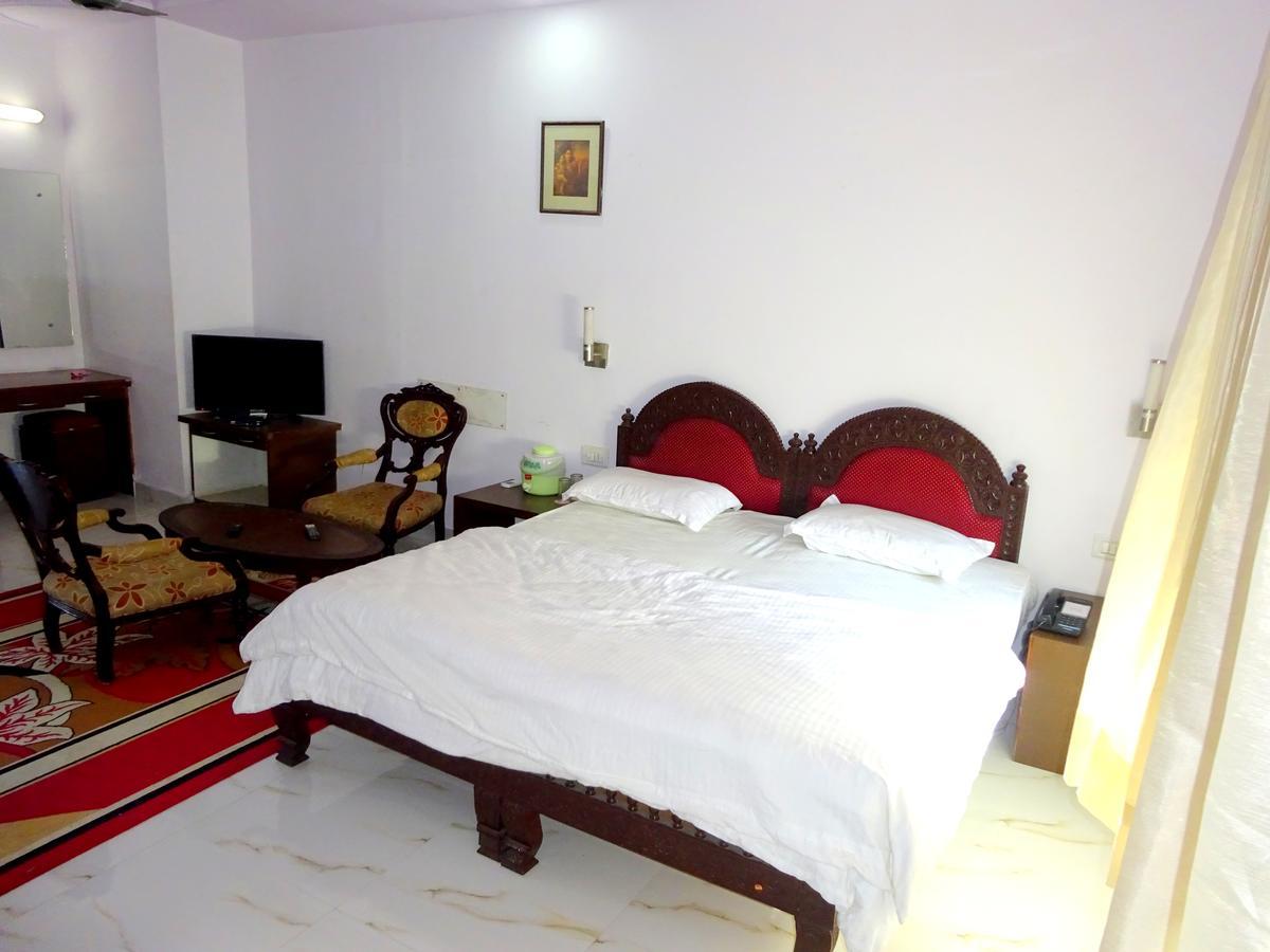 Hotel Utsav Nāthdwāra Buitenkant foto